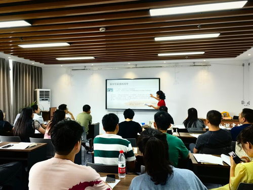 学校举行心理普查访谈工作专题培训